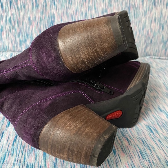 Beautiful Purple greased suede Woman boots - Picture 8 of 9